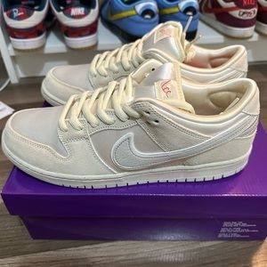 Nike SB City of Love light bone